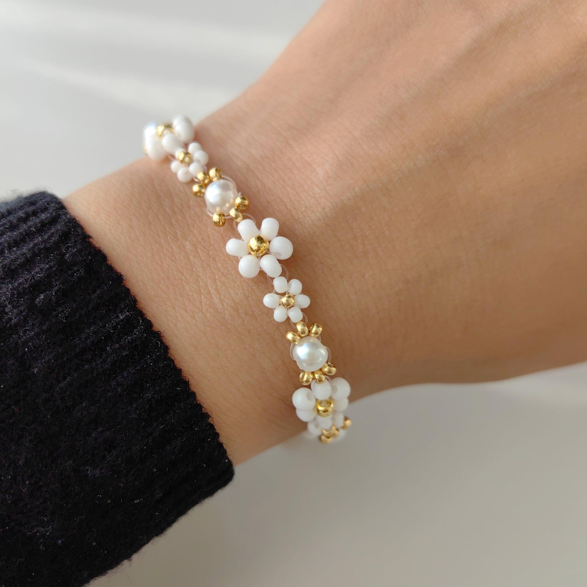 bead-handmade-bracelet-flower