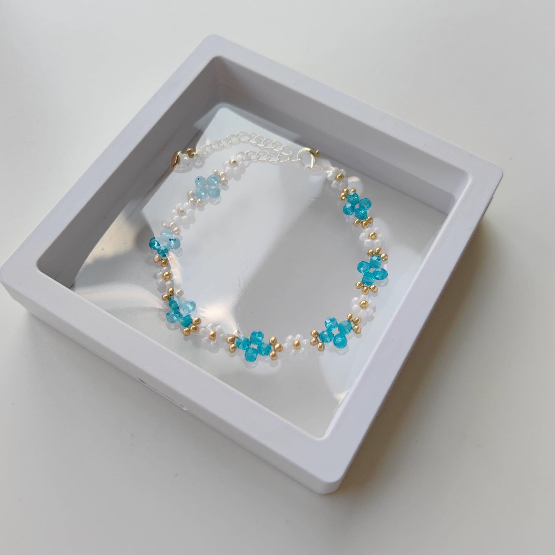 bead-handmade-bracelet-with-blue-crystals