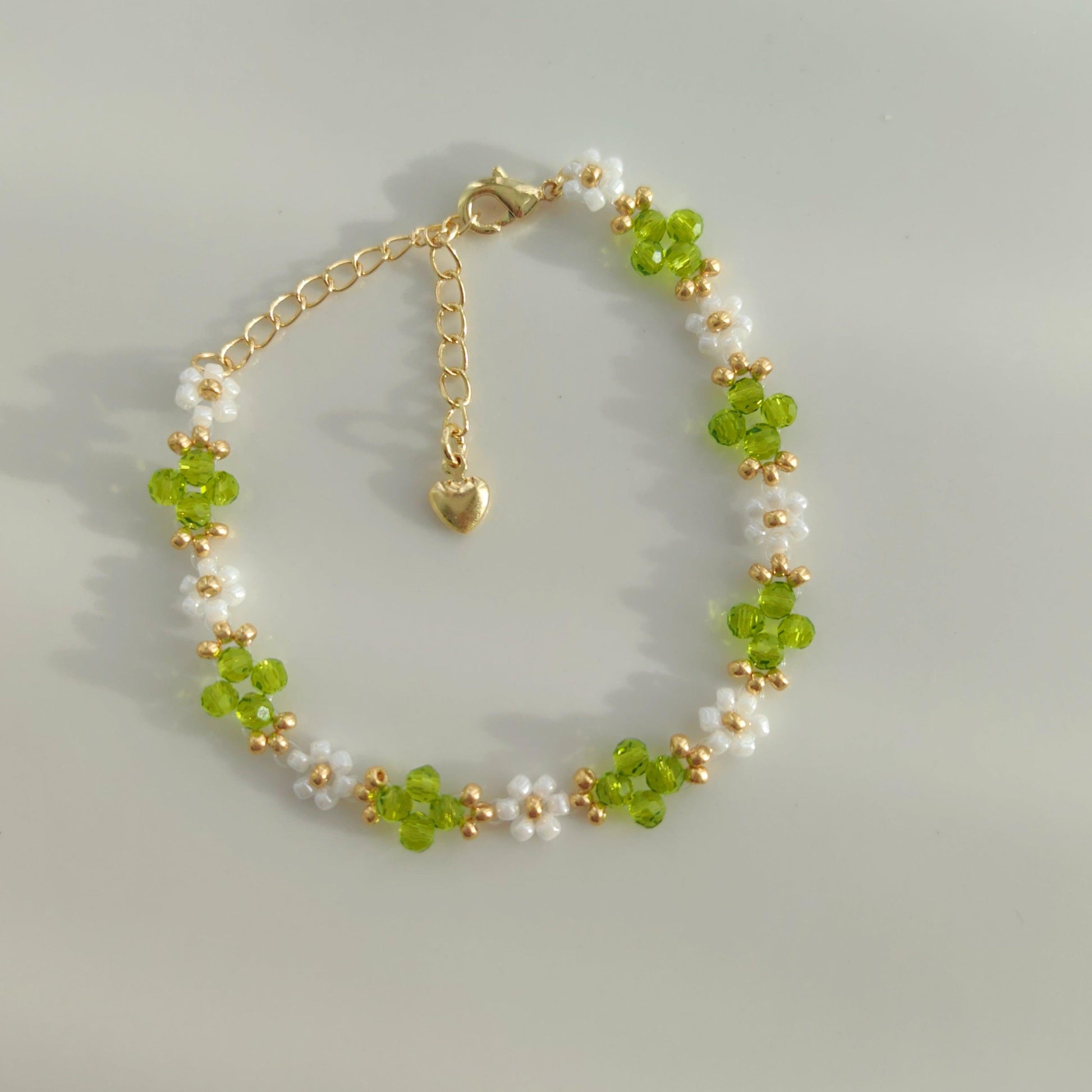 beaded-handmade-bracelet-with-green-crystal