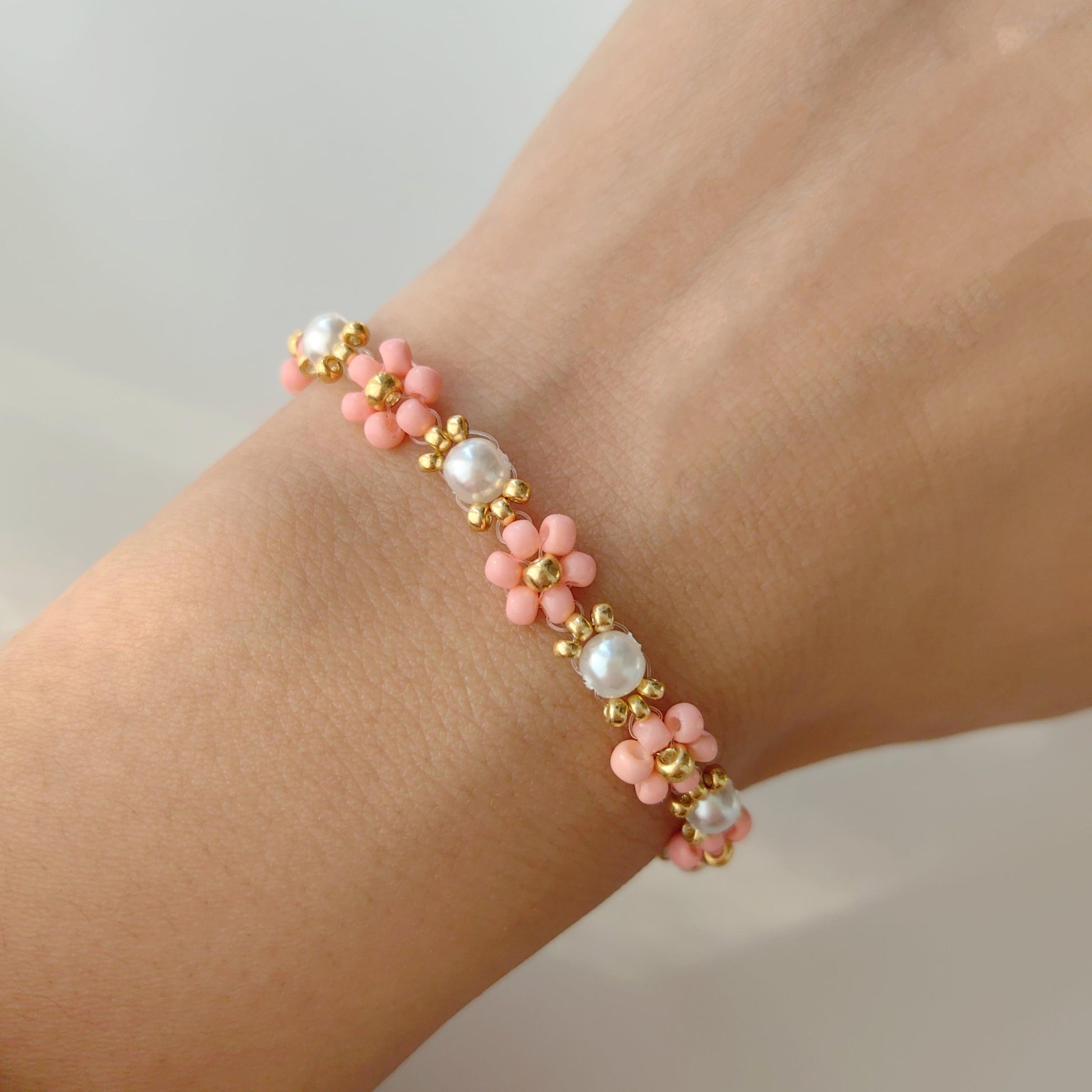 pink-bead-handmade-bracelet-pearl