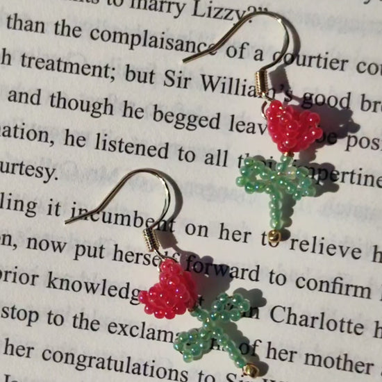 women-beaded-handmade-earring-tulip