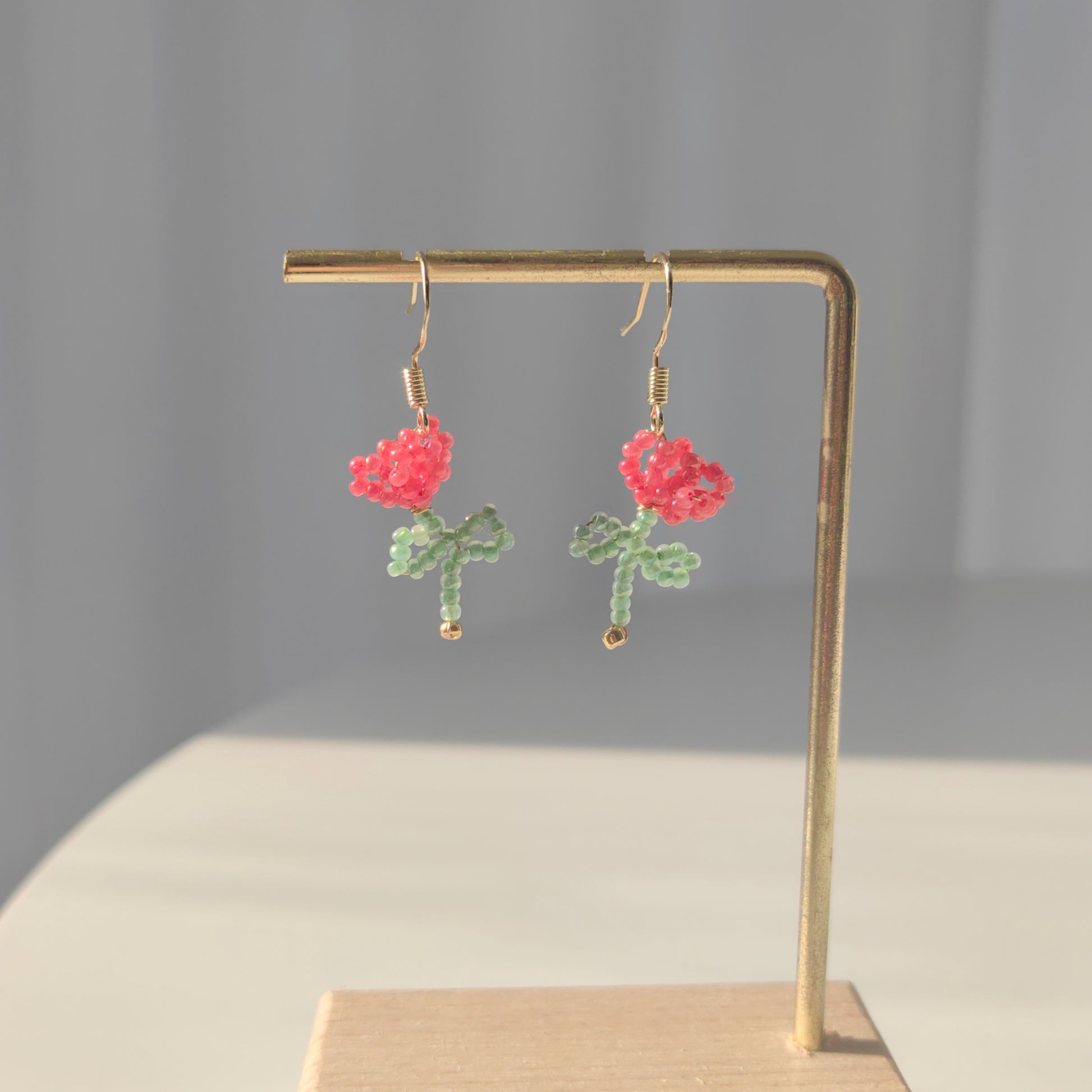 women-beads-handmade-earring-tulip