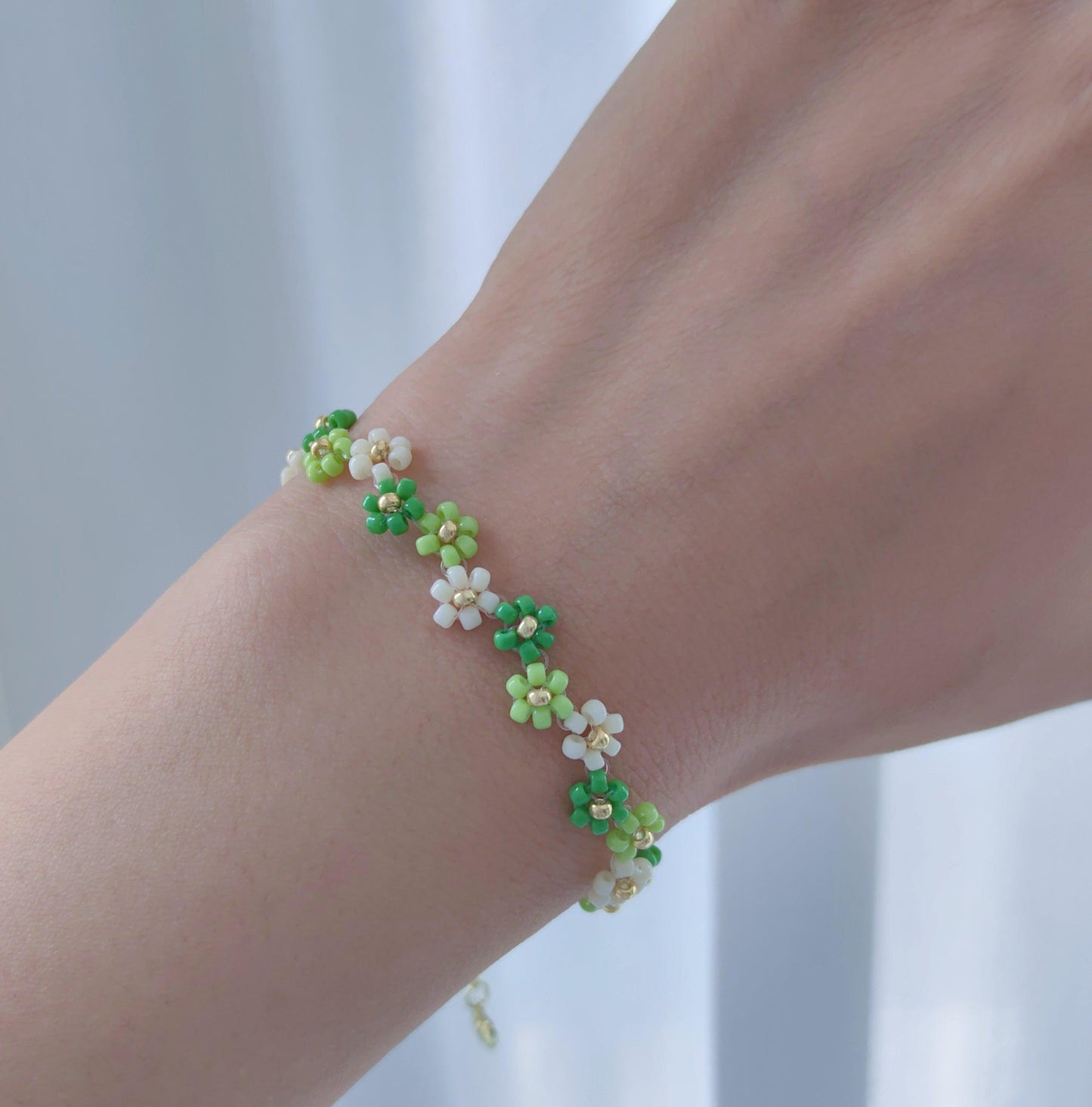 women's-zigzag-green-bead-handmade-bracelet